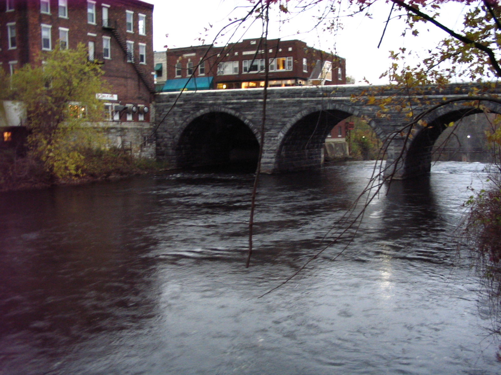 Photograph of the Otter Creek at Middlebury, VT (MDBV1) looking downstream