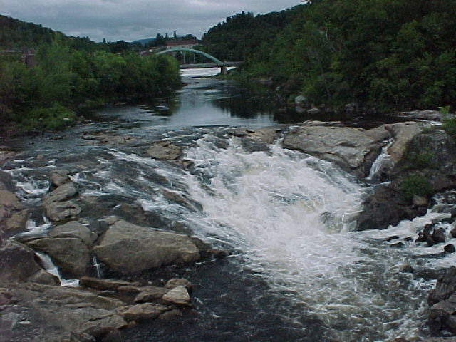 Photograph of the Middle Falls along the Androscoggin River at Rumford, ME (RMFM1)
