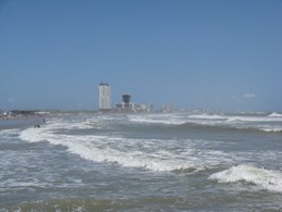 Photo of rough and confused surf looking north from the Isla Blanca jetty, Saturday, September 3 2011 (click to enlarge)
