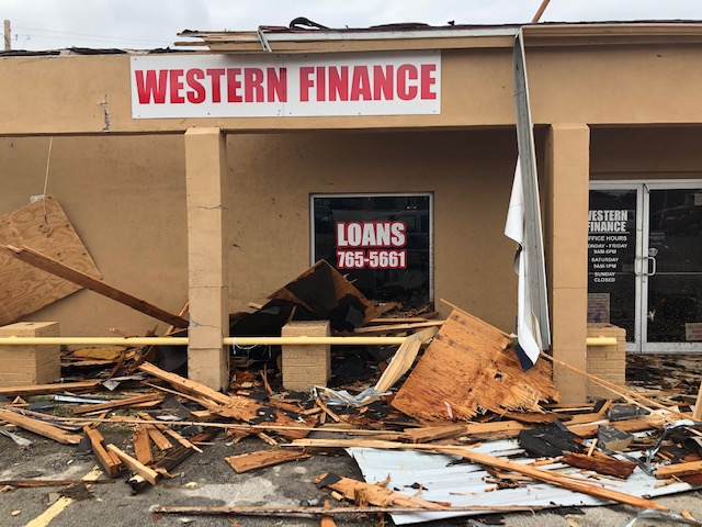 Damage to Loan (business) office along US 83 in Zapata, on May 26, 2020