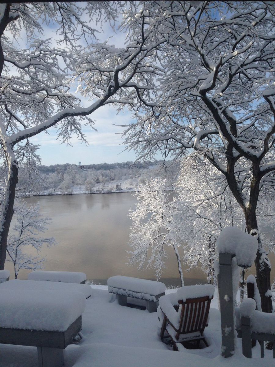 Snow Photo overlooking the Maumee River