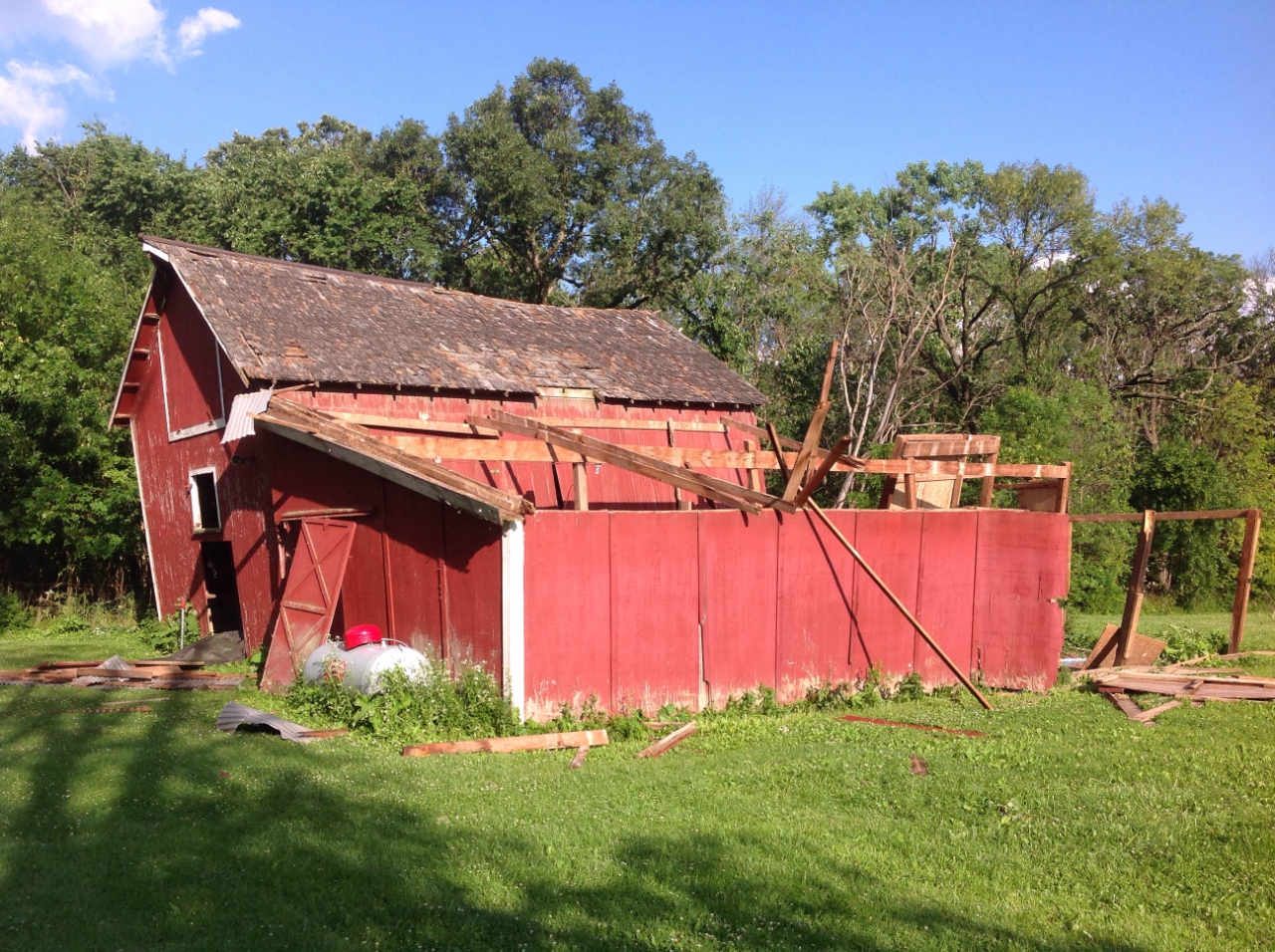 Photo showing barn damage from Sheridan tornado