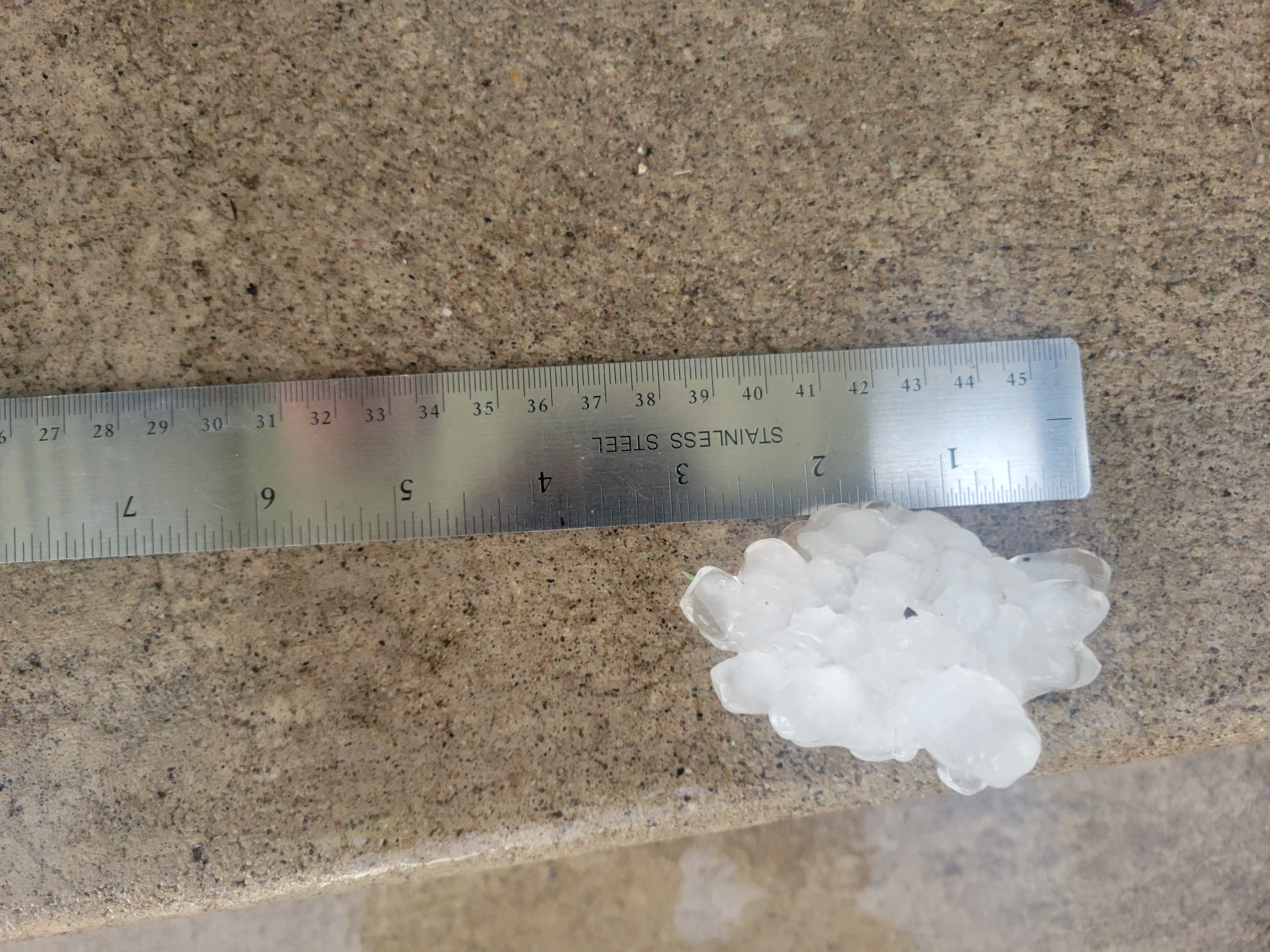 3 inch diameter hail in Liberty, IL