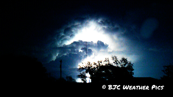 Photograph of the supercell thunderstorm over LubbockCounty. Click on the image for a larger view.