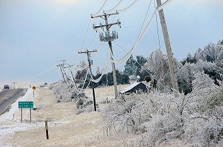Along U.S. Highway 167 to the south of Cave City (Sharp County), there was ice on the lines and some snow on the ground on 01/28/2009.