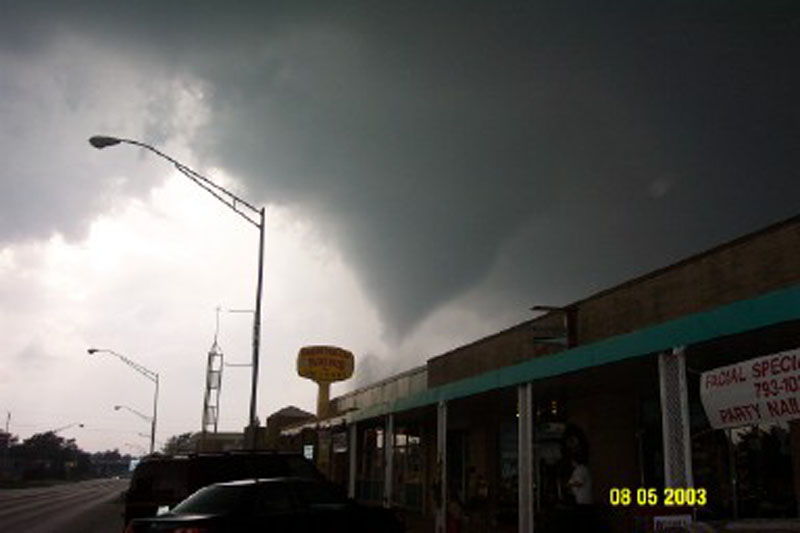 Photo of the May 8, 2003 Tornado in Moore, OK Â© Donna Hale-Hicks