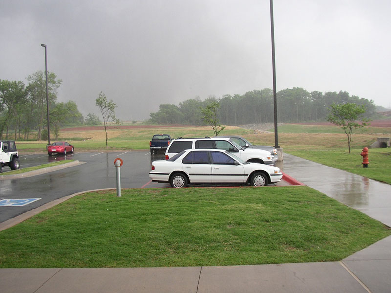Photo of the May 8, 2003 Moore/OKC Tornado Â© Dan Olson