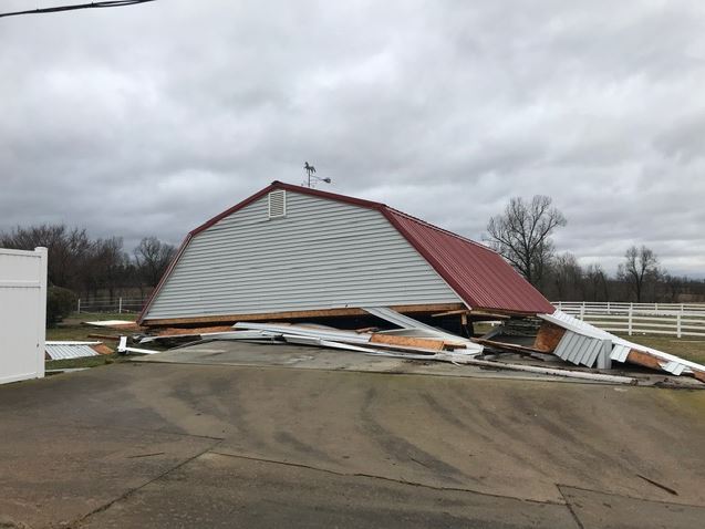 Damage near Symsonia, KY (Graves County)