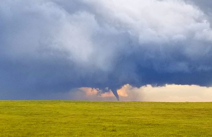 Brandon Bailey photo #2 of tornado southwest of Dewey