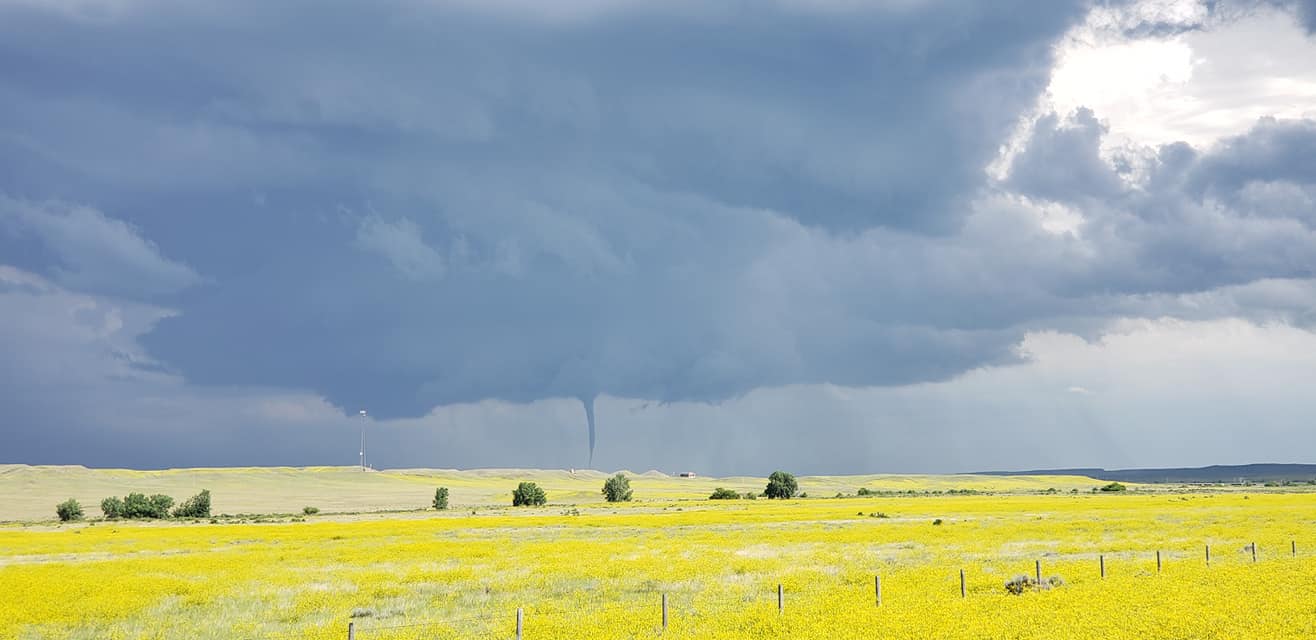 Vince Miller photo #1 of tornado southwest of Dewey