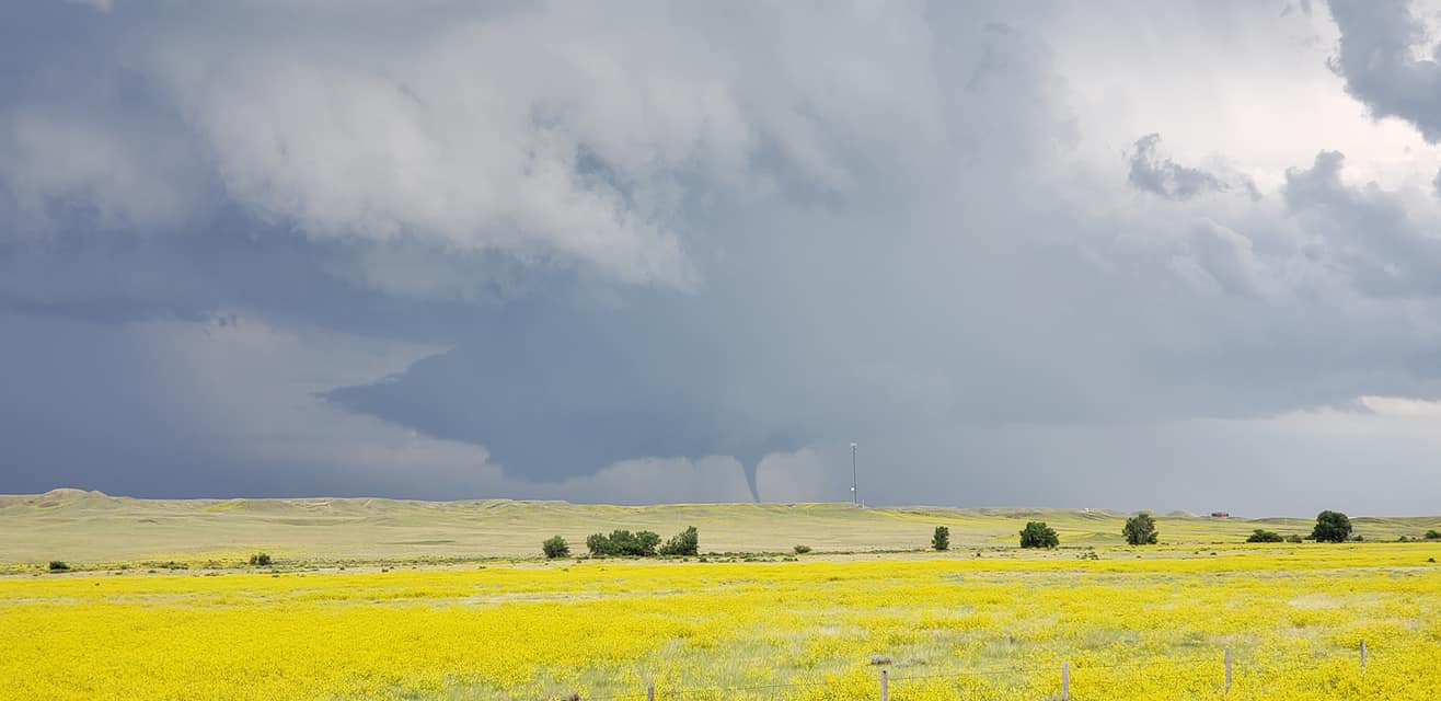 Vince Miller photo #2 of tornado southwest of Dewey