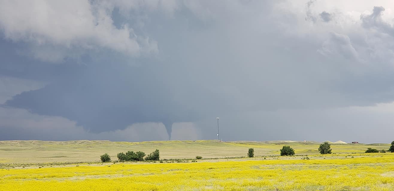 Vince Miller photo #3 of tornado southwest of Dewey